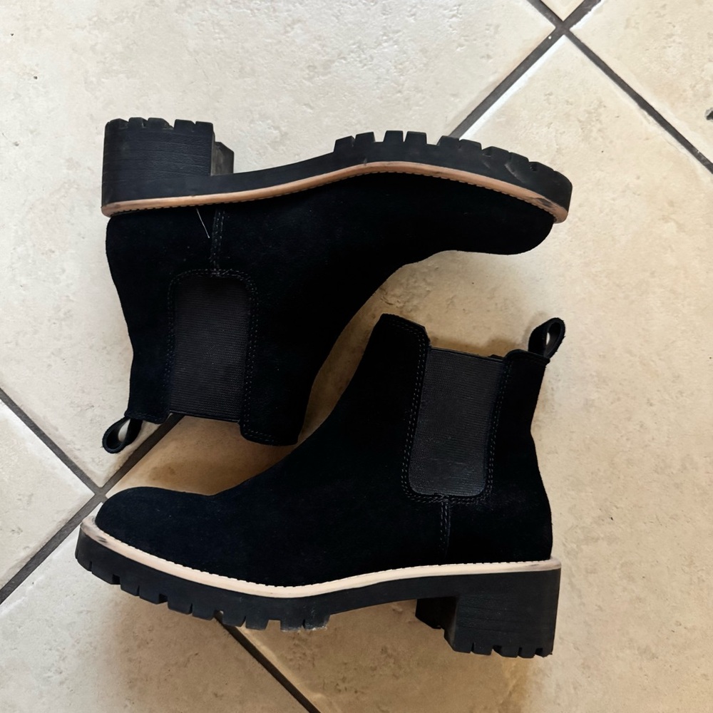 Waterproof Blondo Black Suede Ankle Booties with Tan Sole - Picture 11 of 12